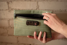 Load image into Gallery viewer, ABC co "Defessa" - Clutch HandBag